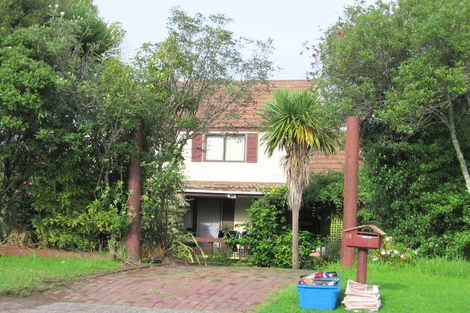 Photo of property in 15 Amorino Drive, Red Beach, 0932