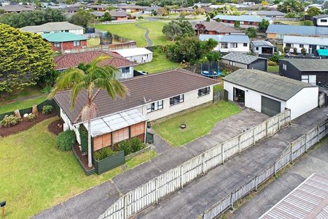 Photo of property in 30 Riverside Drive, Waiuku, 2123