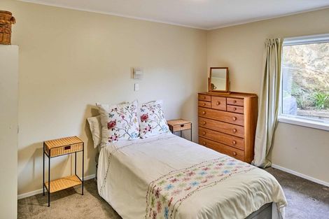 Photo of property in 8a Nikau Road, Point Howard, Lower Hutt, 5013