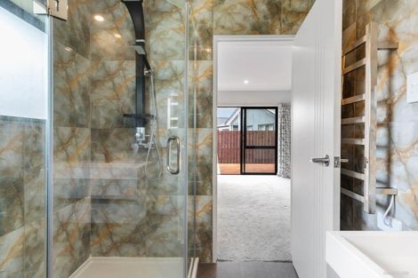 Photo of property in 6 Rere Awa Road, Glenbrook, 2681