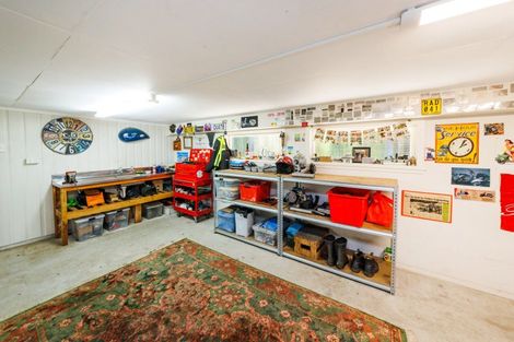 Photo of property in 15 Mountain View Road, Fitzherbert, Palmerston North, 4410