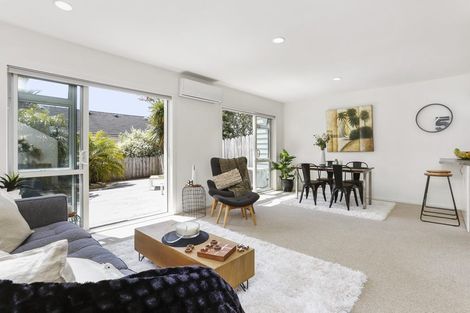 Photo of property in 4/78 Fernhill Way, Oteha, Auckland, 0632