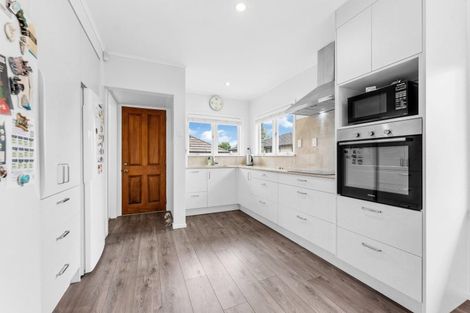 Photo of property in 6 Paterson Avenue, Pukekohe, 2120