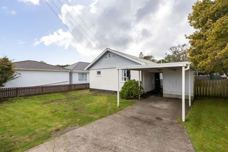 Photo of property in 129 Govett Avenue, Frankleigh Park, New Plymouth, 4310