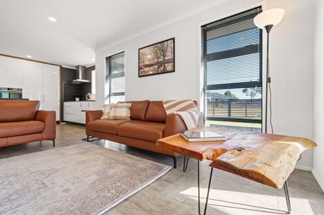 Photo of property in 16 Stace Hopper Drive, One Tree Point, 0118