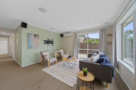 Photo of property in 49a Raroa Terrace, Tawa, Wellington, 5028