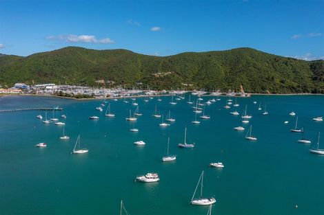 Photo of property in 21 Amelia Crescent, Waikawa, Picton, 7220