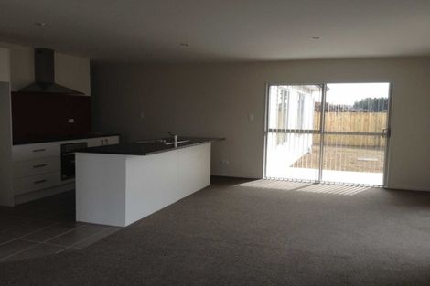 Photo of property in 75 Popokatea Drive, Takanini, 2112