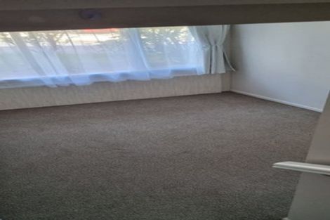 Photo of property in 1/15 Bloomsbury Grove, Newlands, Wellington, 6037