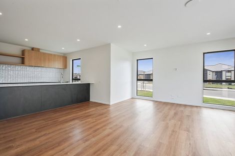 Photo of property in 16 Herridge Street, Woodend, 7691