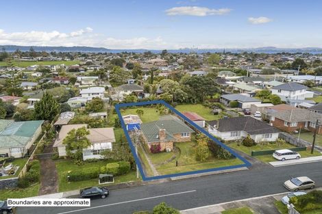 Photo of property in 16 Ward Crescent, Te Atatu Peninsula, Auckland, 0610