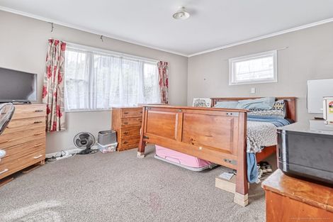 Photo of property in 22 Kingdale Road, Henderson, Auckland, 0610