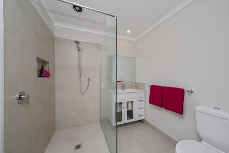 Photo of property in 48 Magnolia Drive, Westown, New Plymouth, 4310