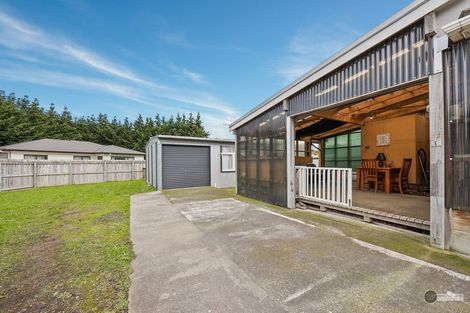 Photo of property in 5 Johnston Grove, Taita, Lower Hutt, 5011