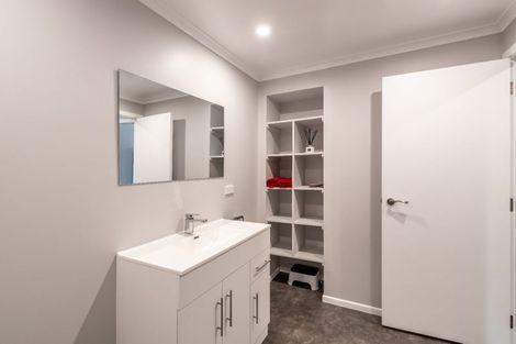 Photo of property in 5 Handley Place, Glen Avon, New Plymouth, 4312