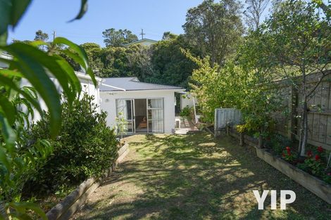 Photo of property in 2/38 Salford Street, Newlands, Wellington, 6037