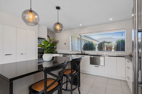 Photo of property in 5 Carradale Avenue, Broomfield, Christchurch, 8042