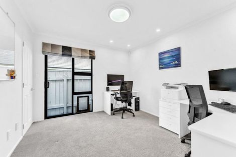Photo of property in 37 Vincent Street, Waterloo, Lower Hutt, 5011