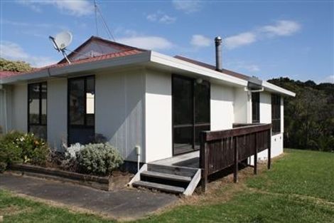 Photo of property in 28 Devonshire Road, Unsworth Heights, Auckland, 0632
