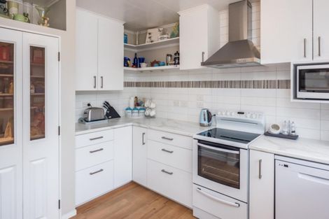 Photo of property in 5 Bahama Crescent, Paraparaumu Beach, Paraparaumu, 5032