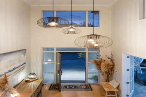 Photo of property in 9 Taraire Place, Orewa, 0931