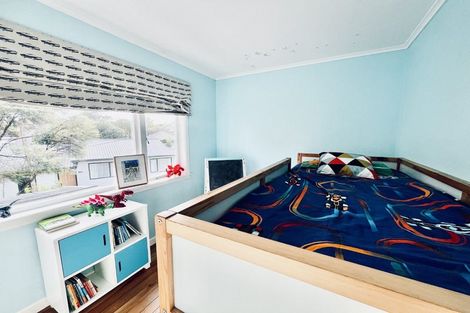 Photo of property in 34 Highland Avenue, Titirangi, Auckland, 0604