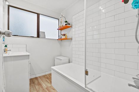 Photo of property in 2/239 Waitemata Drive, Ranui, Auckland, 0612