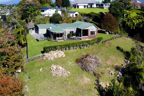 Photo of property in 62e Poplar Grove, Whalers Gate, New Plymouth, 4310