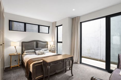 Photo of property in 14 Shalimar Crescent, Khandallah, Wellington, 6035