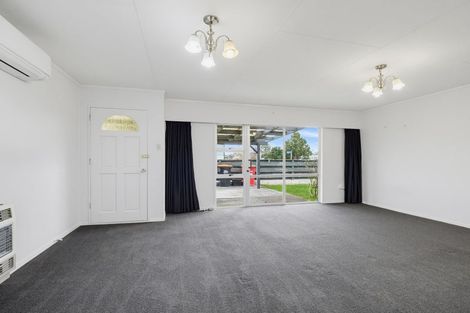 Photo of property in 1 Dunk Place, Milson, Palmerston North, 4414