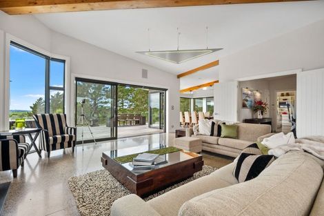 Photo of property in 44 Warman Road, Okura, Albany, 0792