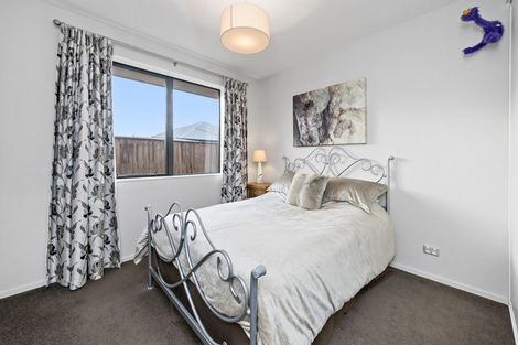 Photo of property in 16 Lloyds Close, Rolleston, 7614