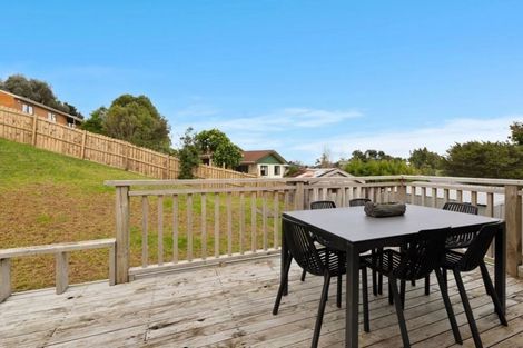 Photo of property in 15 Woodhouse Place, West Harbour, Auckland, 0618