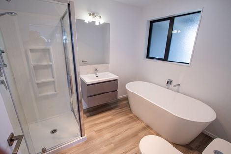 Photo of property in 69 Akoranga Place, Hornby, Christchurch, 8042