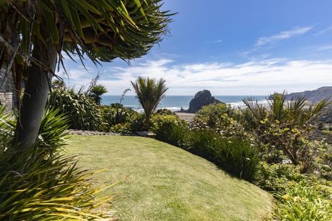 Photo of property in 46 Rayner Road, Piha, New Lynn, 0772