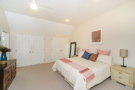 Photo of property in 135 Summerhill Drive, Fitzherbert, Palmerston North, 4410