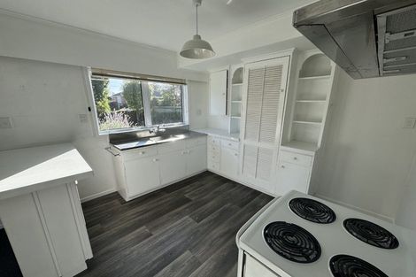 Photo of property in 1 Nikau Road, Waikanae, 5036