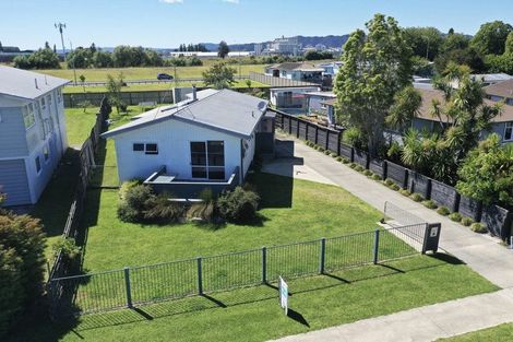 Photo of property in 24 Rata Avenue, Edgecumbe, 3120
