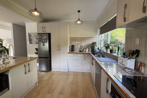 Photo of property in 7 Maori Hut Road, Red Beach, 0932