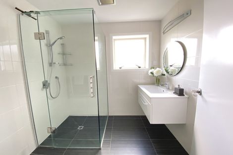 Photo of property in 14 Parkview Place, Pakuranga, Auckland, 2010