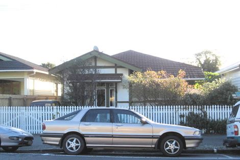 Photo of property in 18 Oroua Street, Eastbourne, Lower Hutt, 5013