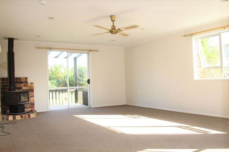 Photo of property in 17 Bodi Place, Te Atatu South, Auckland, 0610