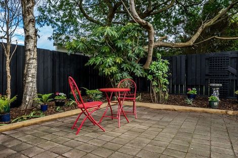 Photo of property in 305a Oxford Terrace, Avalon, Lower Hutt, 5011