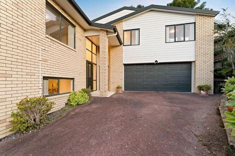 Photo of property in 64 San Valentino Drive, Henderson, Auckland, 0612