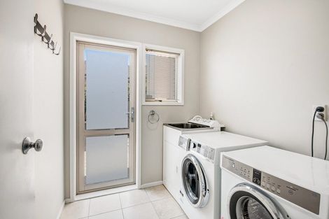 Photo of property in 7 Kingtide Place, Red Beach, 0932