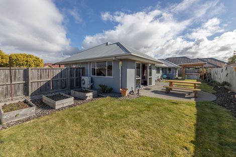 Photo of property in 2 Evergreen Place, Parklands, Christchurch, 8083