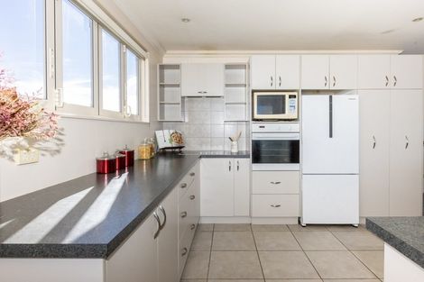 Photo of property in 627 Marine Parade, Napier South, Napier, 4110