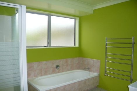 Photo of property in 6 Spinnaker Drive, Flagstaff, Hamilton, 3210