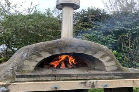 Photo of property in 38 Staincross Street, Green Bay, Auckland, 0604