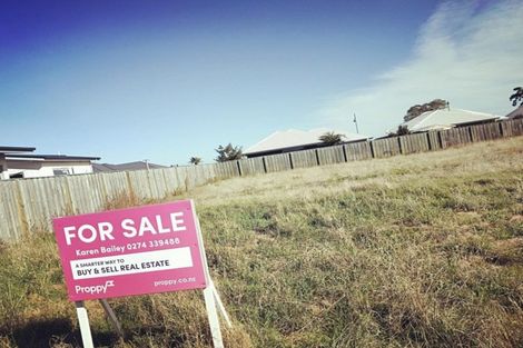 Photo of property in 6 Kahuraki Drive, Pegasus, 7612